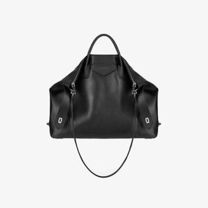 GIVENCHY Medium ANTIGONA SOFT BAG IN SMOOTH LEATHER BLACK *Like New*